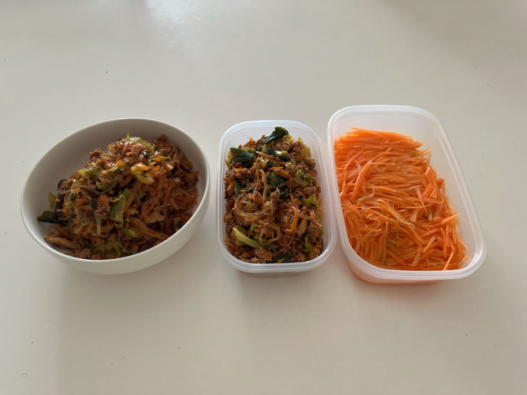 チャプチェと冷凍ストック用、酢にんじん