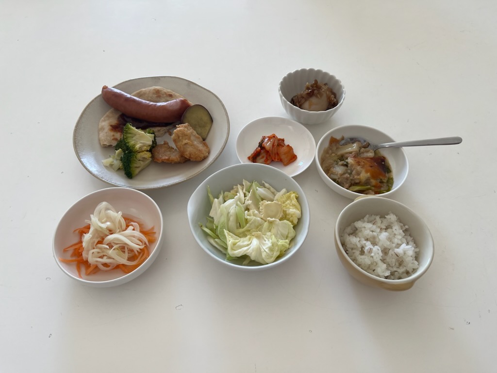 小皿に盛った料理