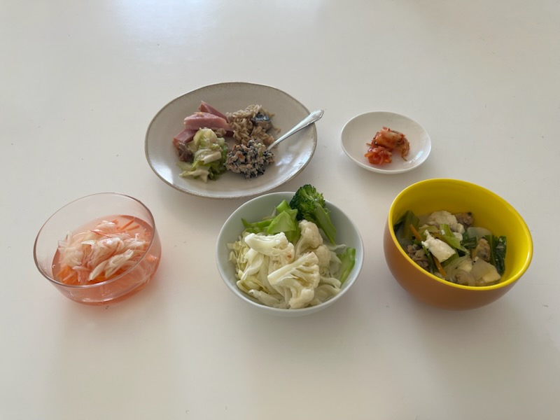 小皿に盛った料理