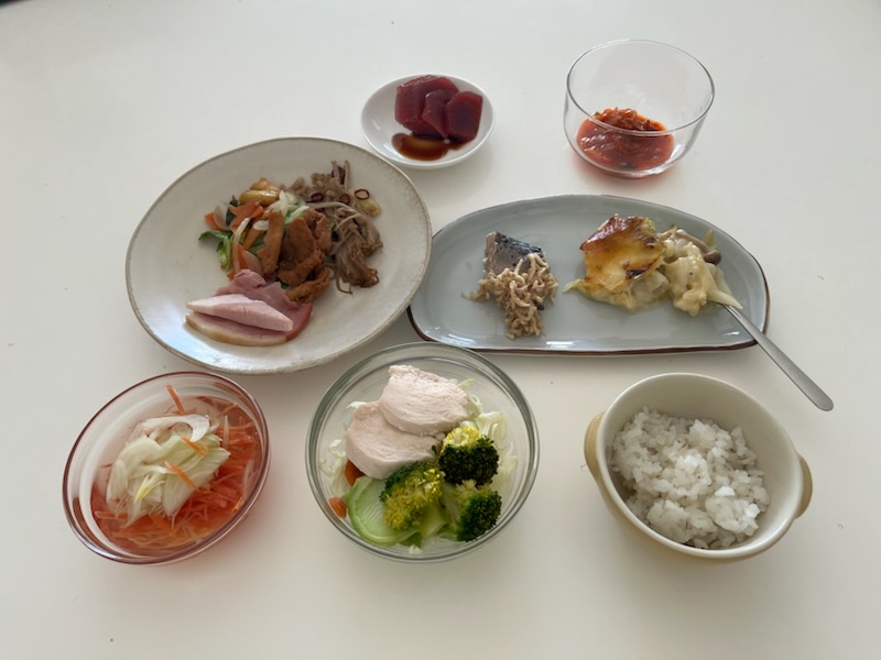 小皿に盛った料理