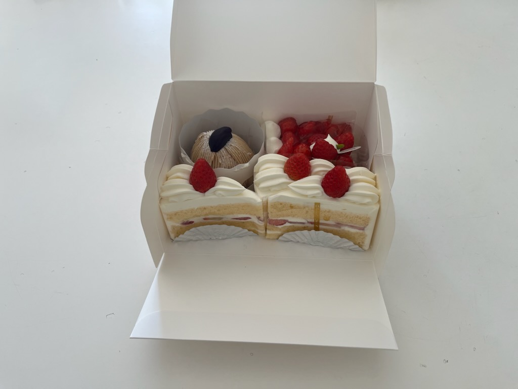 お祝いケーキ６個