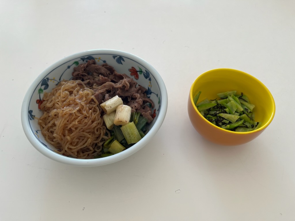 すき焼き風煮、ブロッコリーの塩昆布和え
