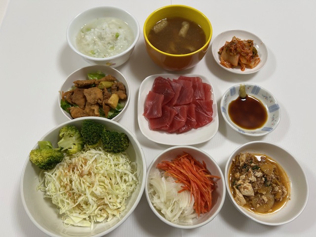 小皿に盛った料理