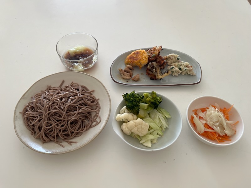 小皿に盛った料理