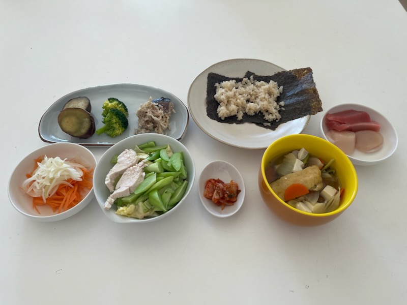 小皿に盛った料理