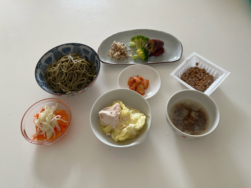 小皿に盛った料理