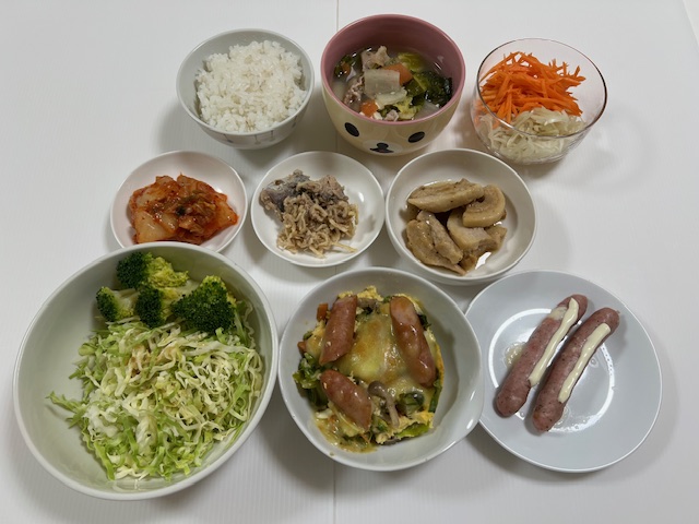 小皿に盛った料理