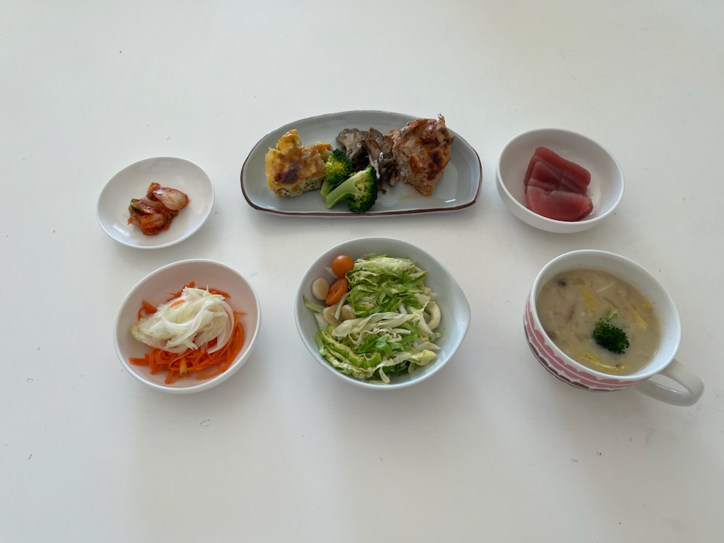 小皿に盛った料理