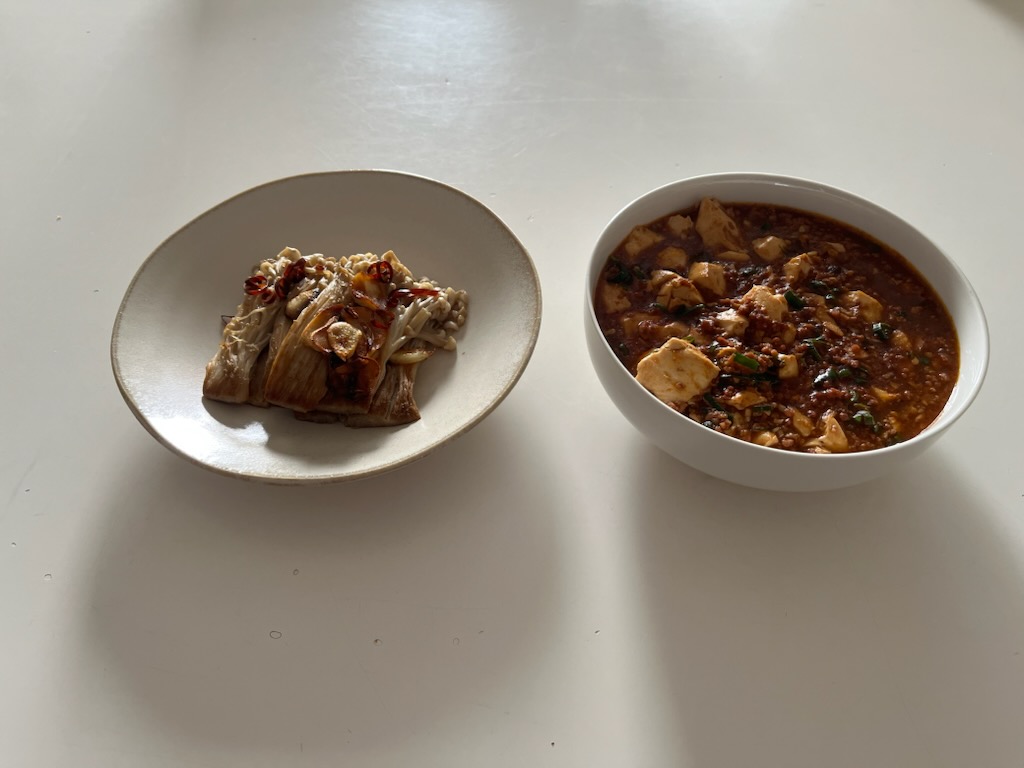 えのきのペペロンチーノ風、麻婆豆腐