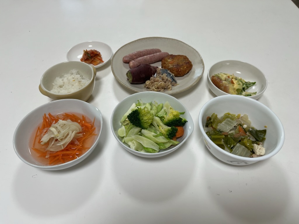 小皿に盛った料理