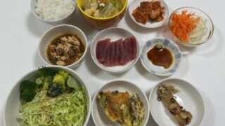 初メニュー🎉の、舞茸の唐揚げ＆レンジでつくるハンバーグ風🍳