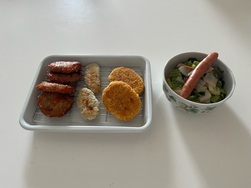 さつま揚げ、アジフライ、コロッケ、鶏ガラ温麵