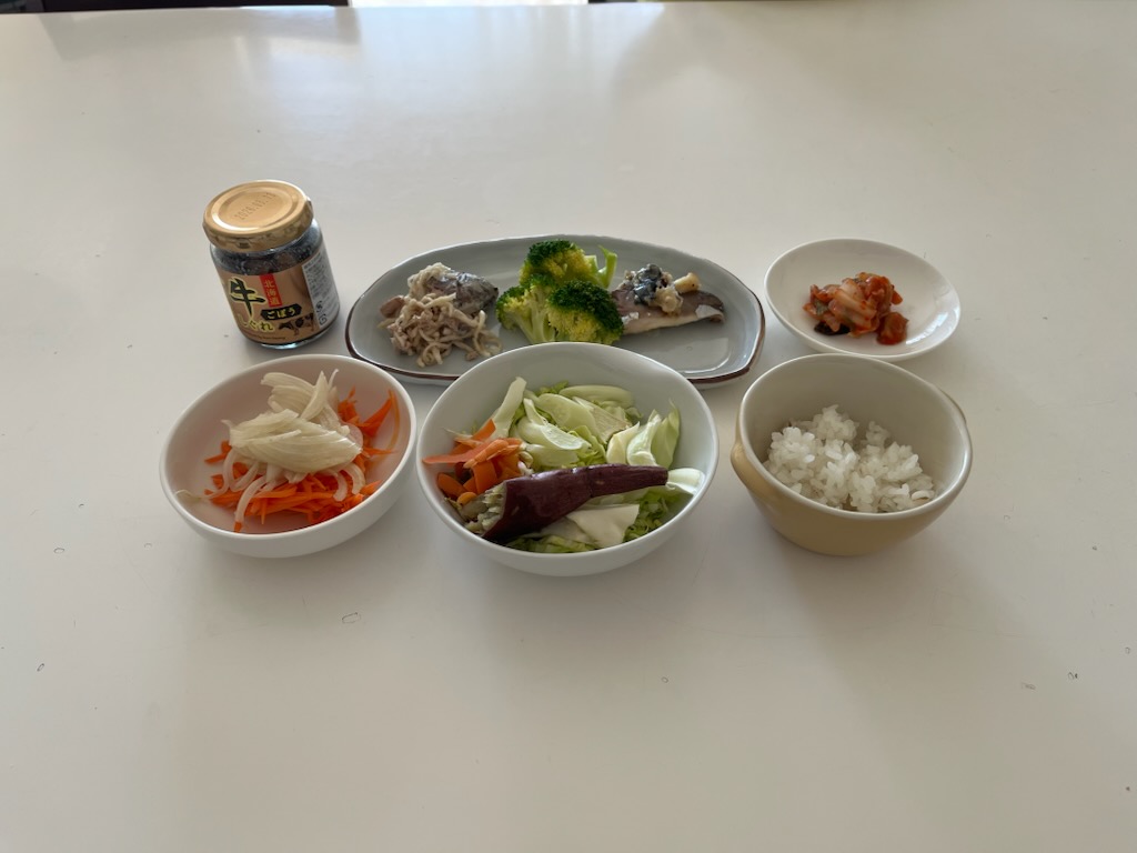 小皿に盛った料理