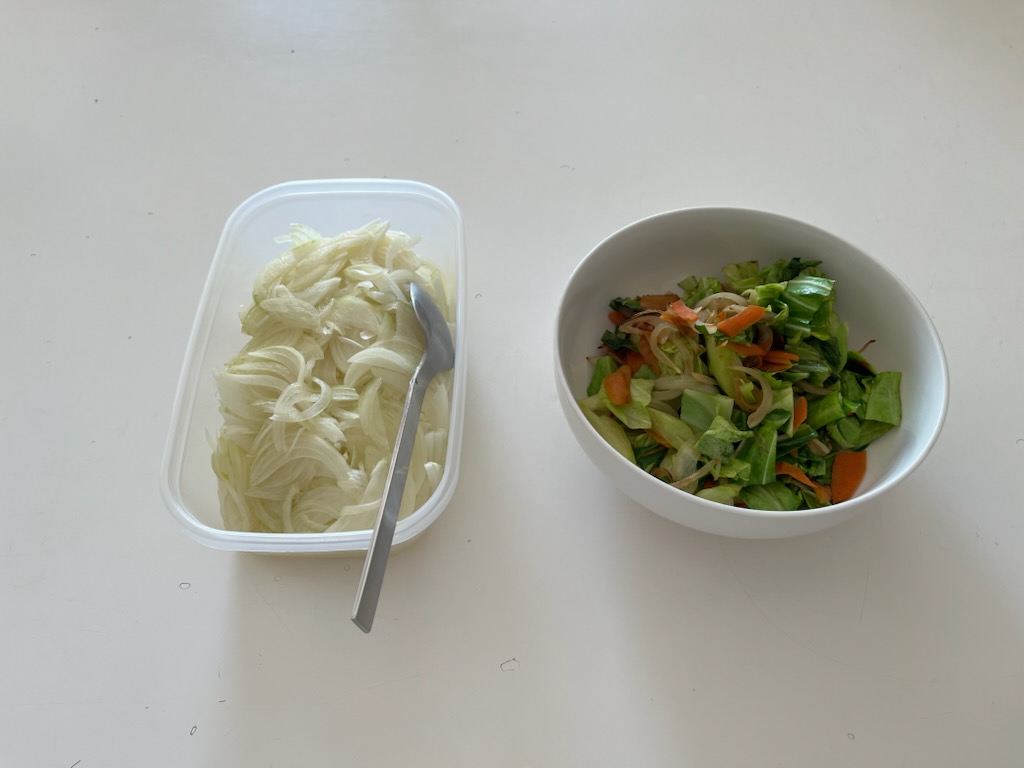 酢たまねぎ、野菜炒め