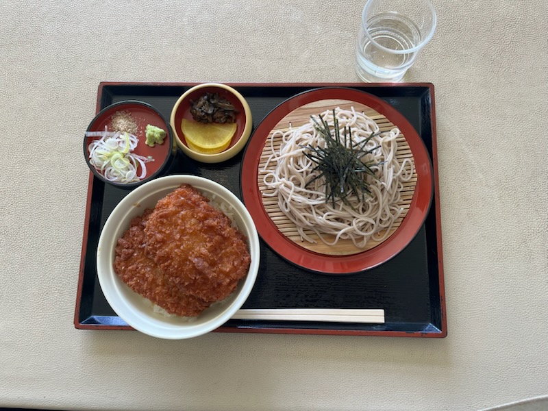 わらじカツ丼とざるそば