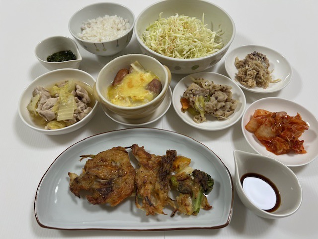 小皿に盛った料理