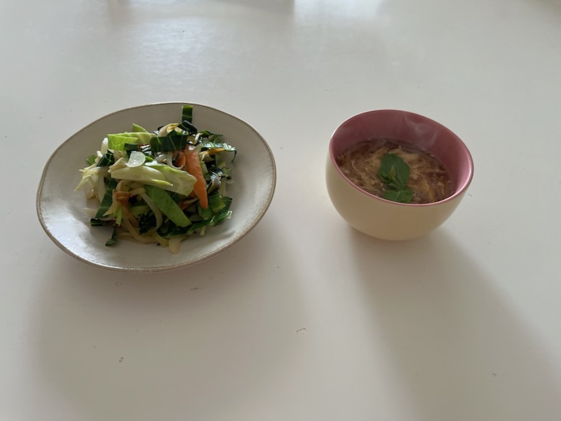 野菜炒め、スープ
