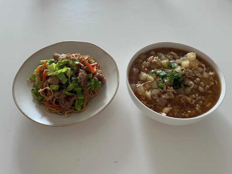 白滝入り焼きそば、大根と鶏ひき肉のあんかけ丼
