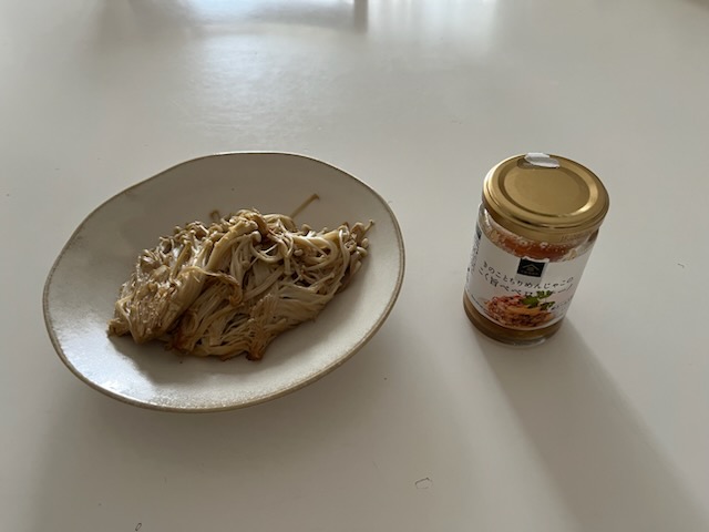 ペペロンチーノソースで食べるえのき焼き