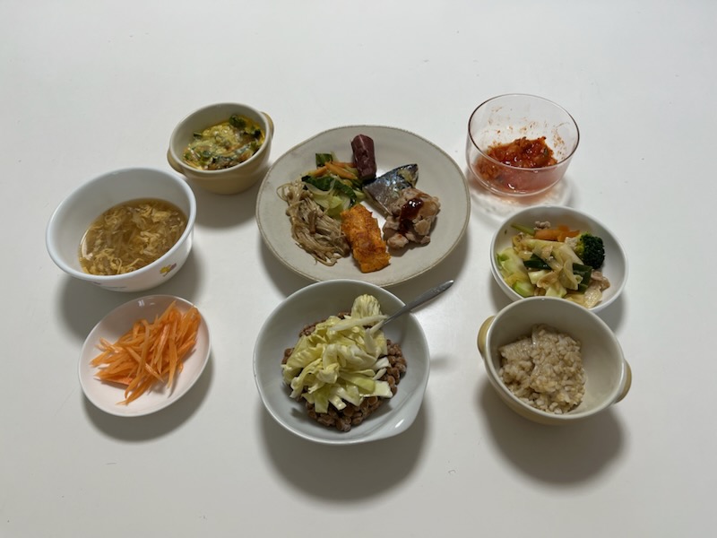 小皿に盛った料理