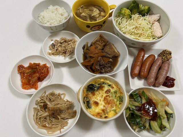 小皿に盛った料理