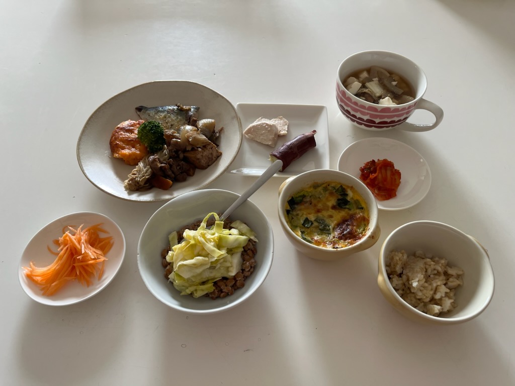 小皿に盛った料理