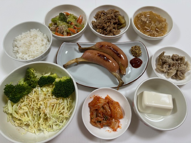 小皿に盛った料理