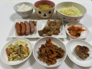 小皿に盛った料理