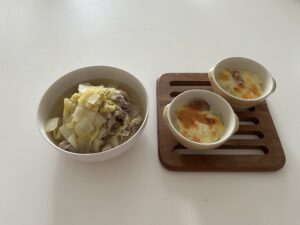 白菜と豚の柚子胡椒煮込み、白菜とウインナーのグラタン