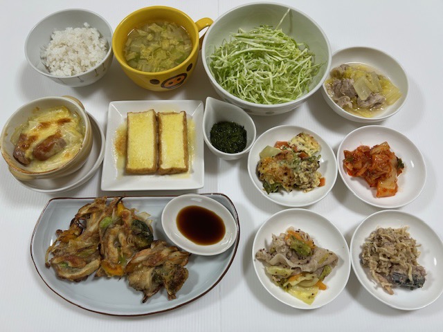 小皿に盛った料理