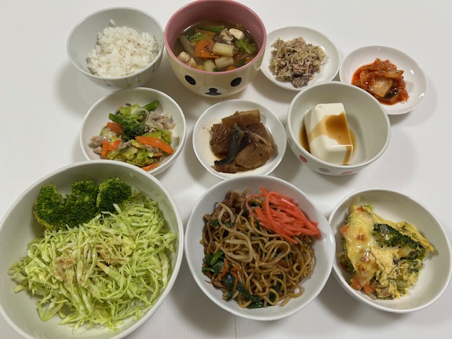 小皿に盛った料理