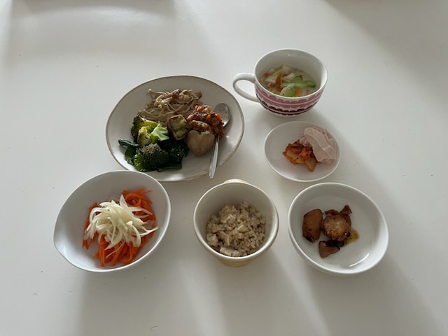 小皿に盛った料理