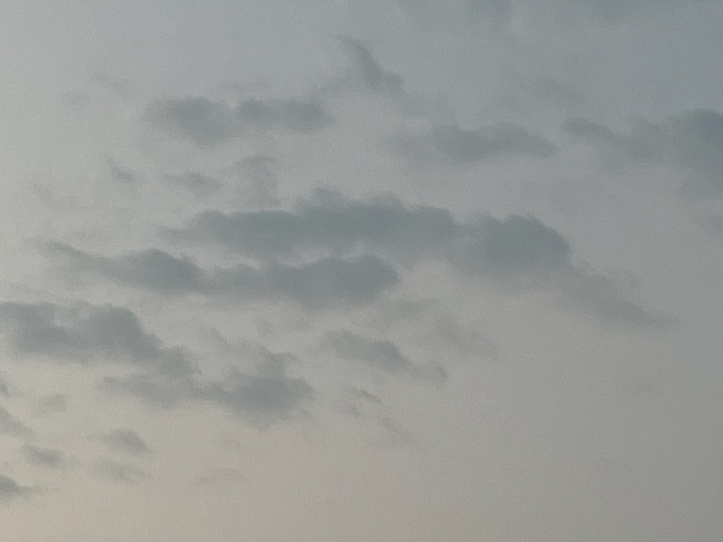 朝の雲