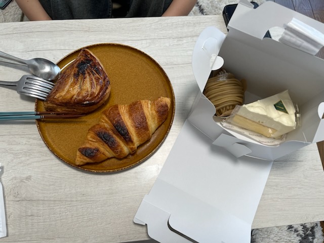 シャトレーゼのケーキとパン