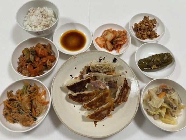 小皿に盛った料理