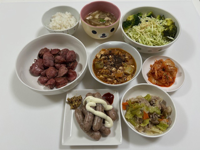 小皿に盛った料理