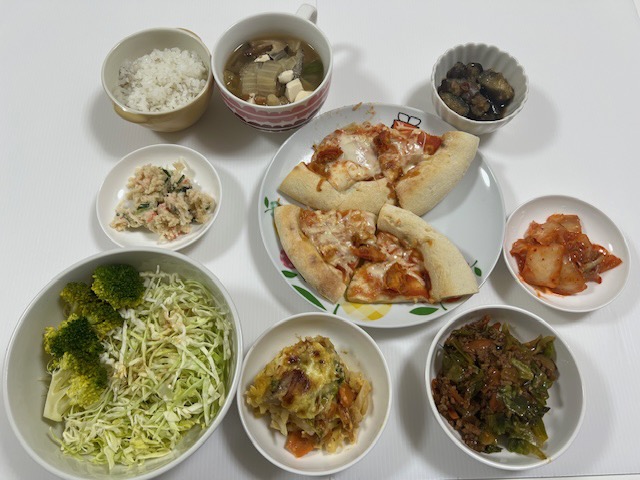 小皿に盛った料理