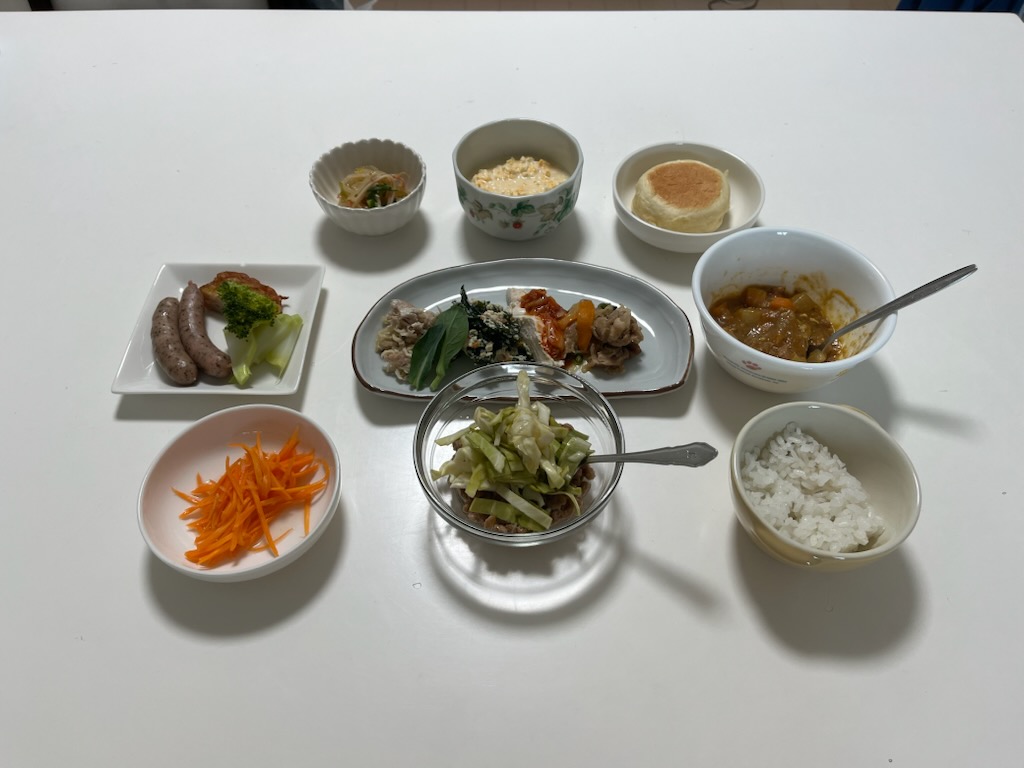 小皿に盛った料理