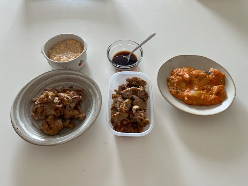 豚肉の南蛮風、豆腐とキムチのチヂミ。