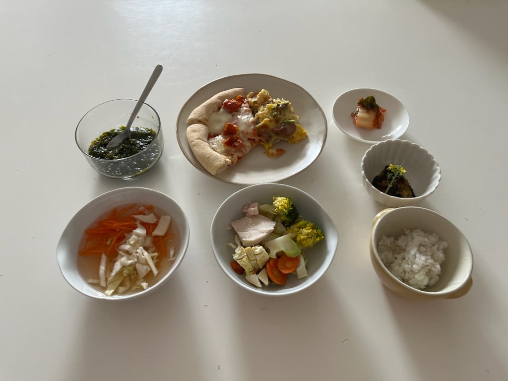 小皿に盛った料理