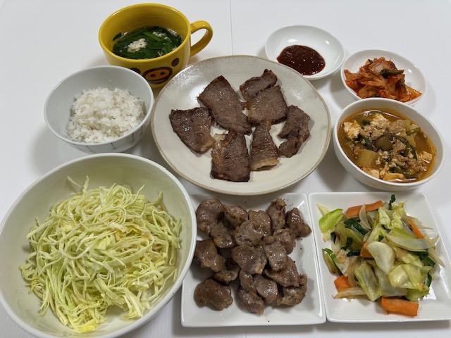 小皿に盛った料理