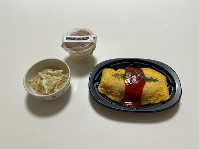酢キャベツ、オムライス、チーズケーキ