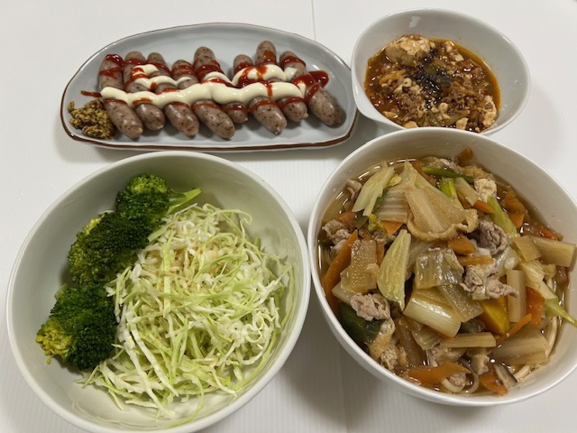 小皿に盛った料理