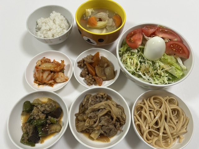 小皿に盛った料理