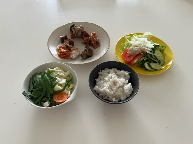 小皿に盛った料理