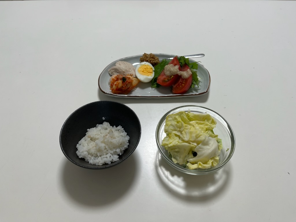 小皿に盛った料理