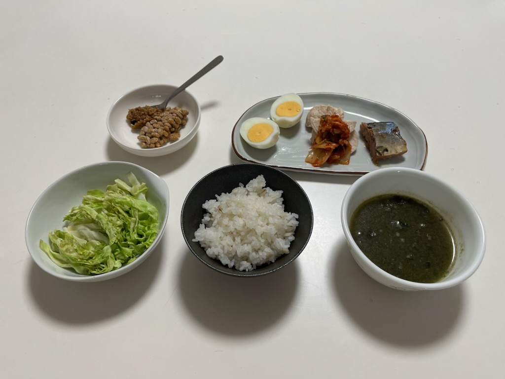 小皿に盛った料理