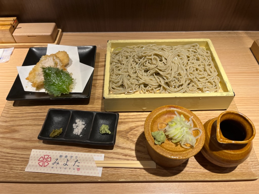 レイクタウン　みよた　のそばととり天