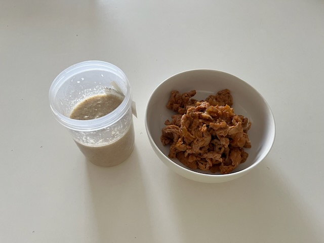 新玉ねぎ麹ごまドレ、豚肉の焼き肉のたれ炒め