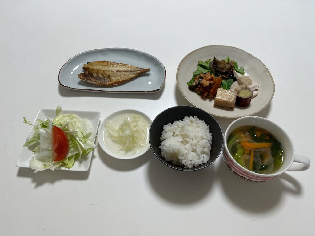 小皿に盛った料理